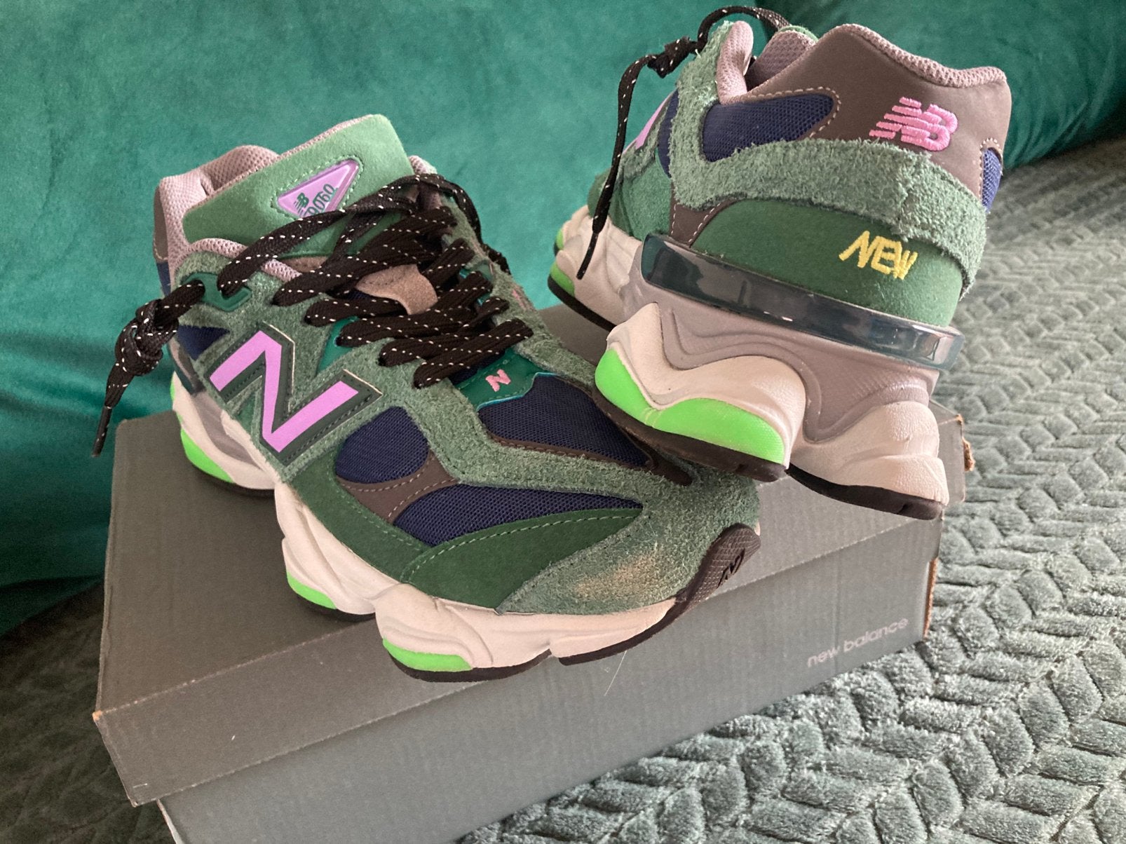 Newbalance 9060 maat 43, Sport en Fitness, Loopsport en Atletiek, Ophalen, Zo goed als nieuw