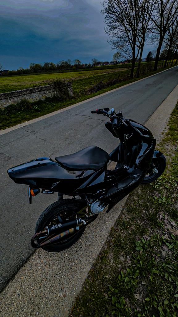 Aerox 50cc b klasse tekoop/teruil, Fietsen en Brommers, Ophalen, Zo goed als nieuw, Aerox