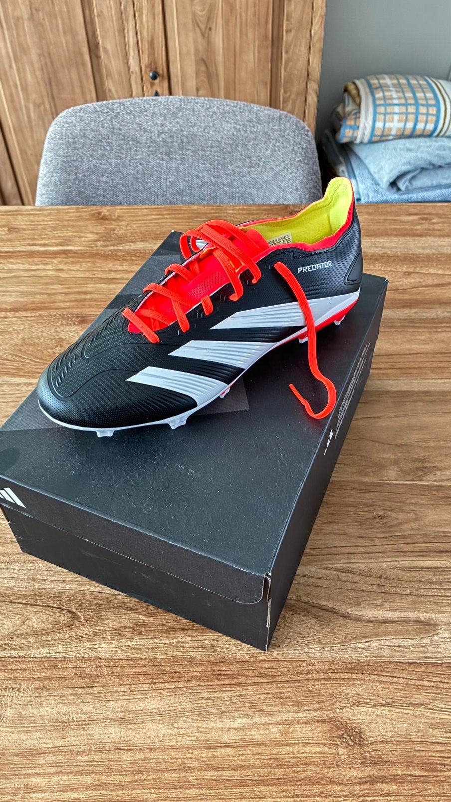 Adidas Predator League  maat: 44 2/3, Comme neuf, Enlèvement, Chaussures de sport, Noir