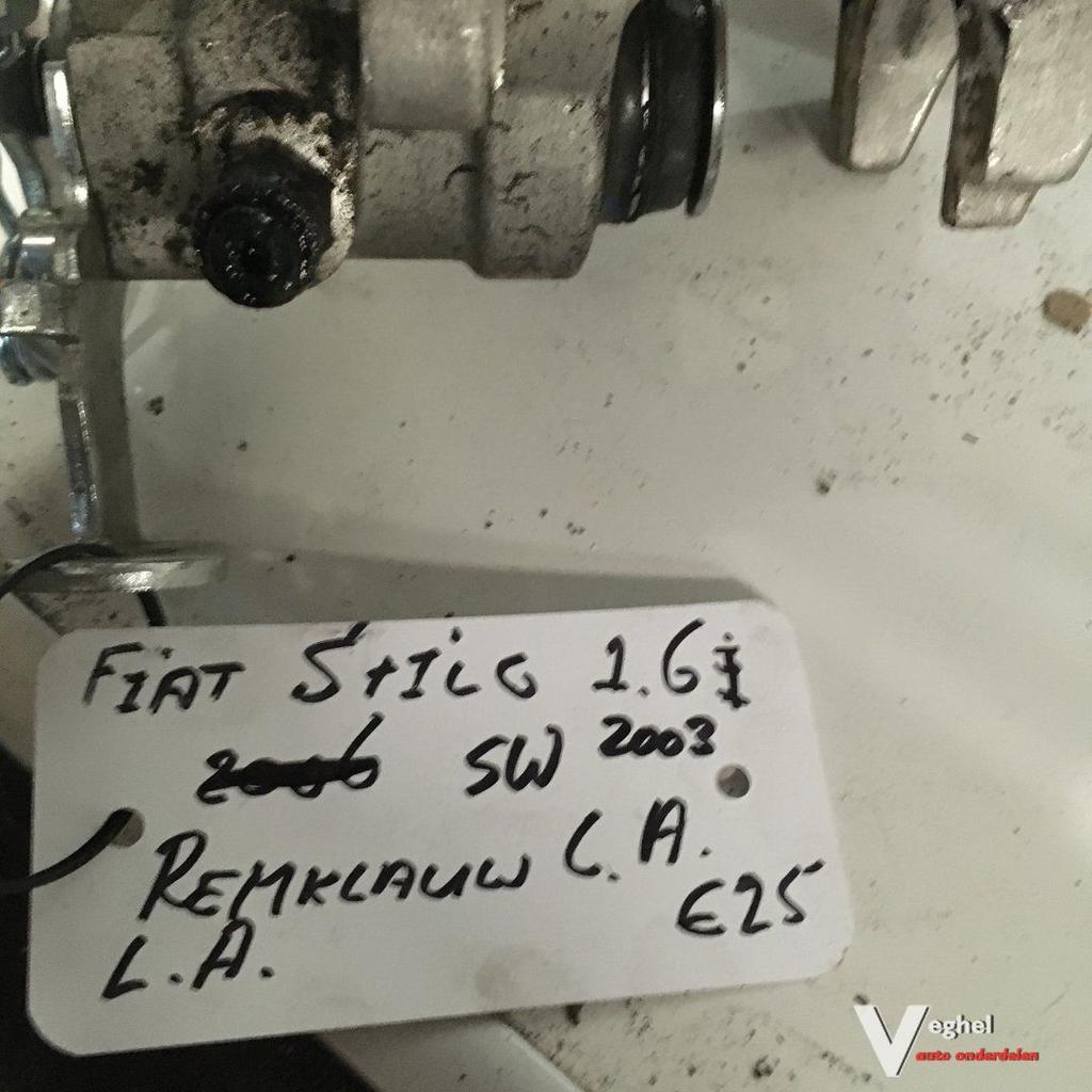 Fiat Stilo 1.6 sw 2003 Remklauw Linksachter, Gebruikt, -, -, Ophalen of Verzenden