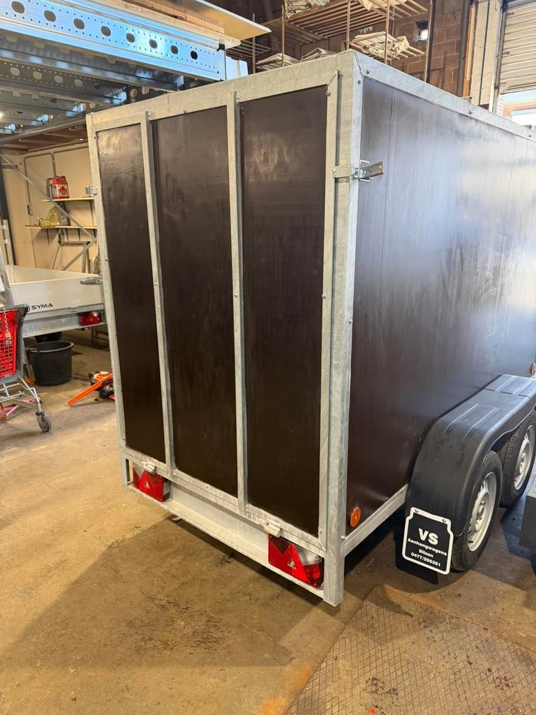Gesloten  bakaanhangwagen kipper 258/132/150, Particulier