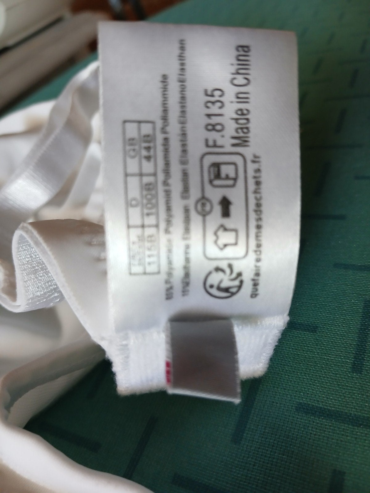 soutien  gorge  neuf  bonnet B contour 115 cm maximum, Enlèvement