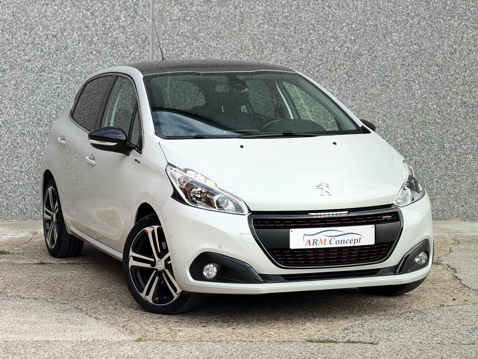 Peugeot 208 GT Line 1.2 Essence AUTOMATIQUE Garantie 12 Mois, Autos, Peugeot, Achat, Euro 6, Entreprise, Noir