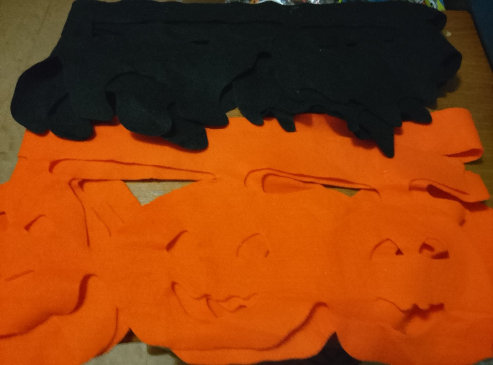 2 vilten Halloween slingers , vleermuis/ pompoen, Diversen, Vlaggen en Wimpels, Ophalen