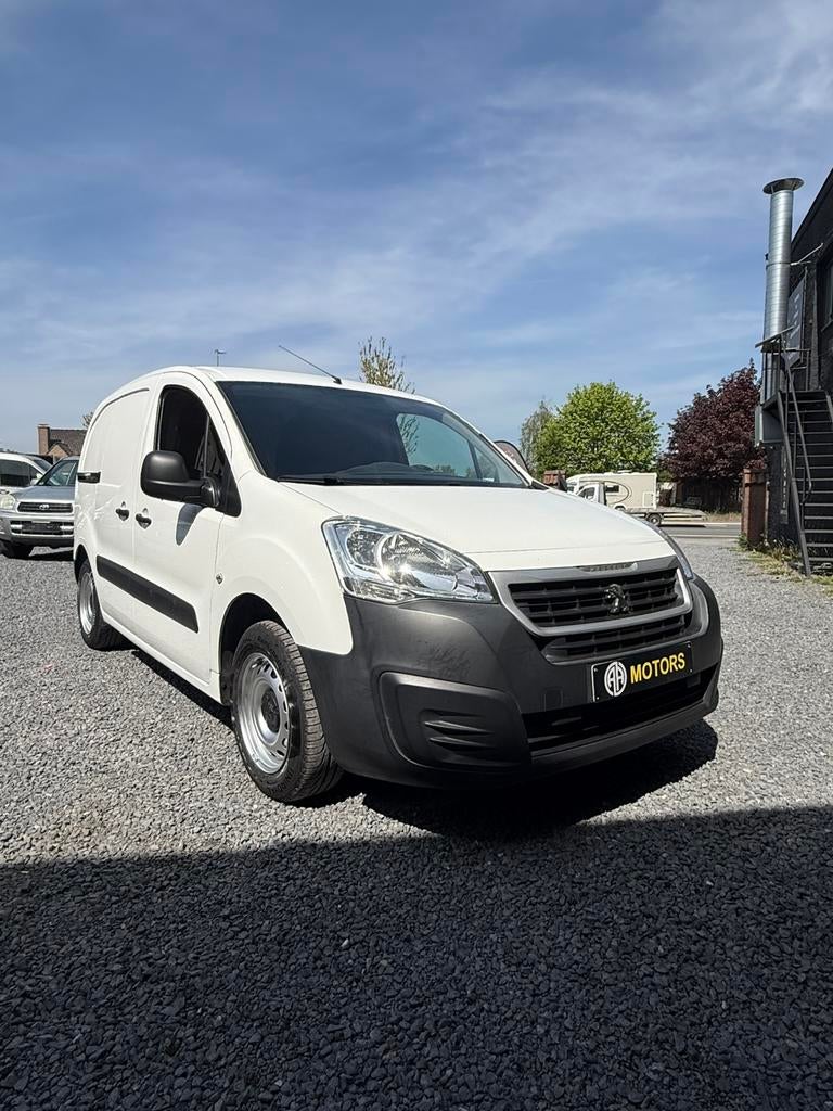 Peugeot partner 2018 150000km, Auto's, Bluetooth, Stof, 4 cilinders, Wit