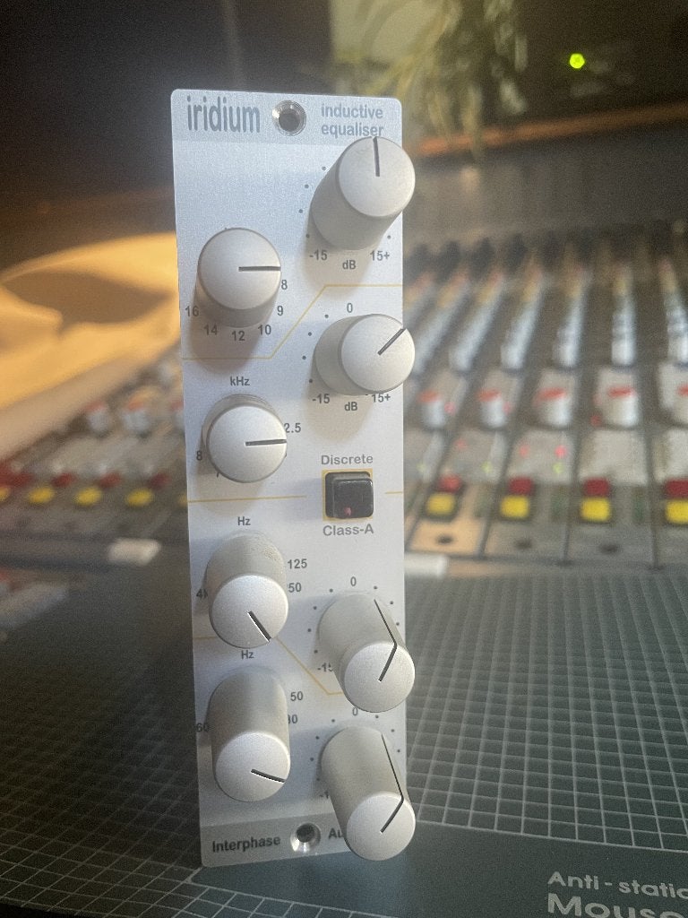 Interphase Audio Iridium 500 series lunchbox Equaliser, TV, Hi-fi & Vidéo, Appareils professionnels, Comme neuf, Audio, Enlèvement ou Envoi