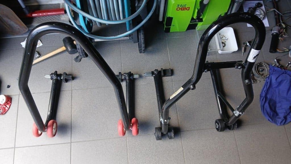 2x paddock stand motor, Motoren, Ophalen, Zo goed als nieuw