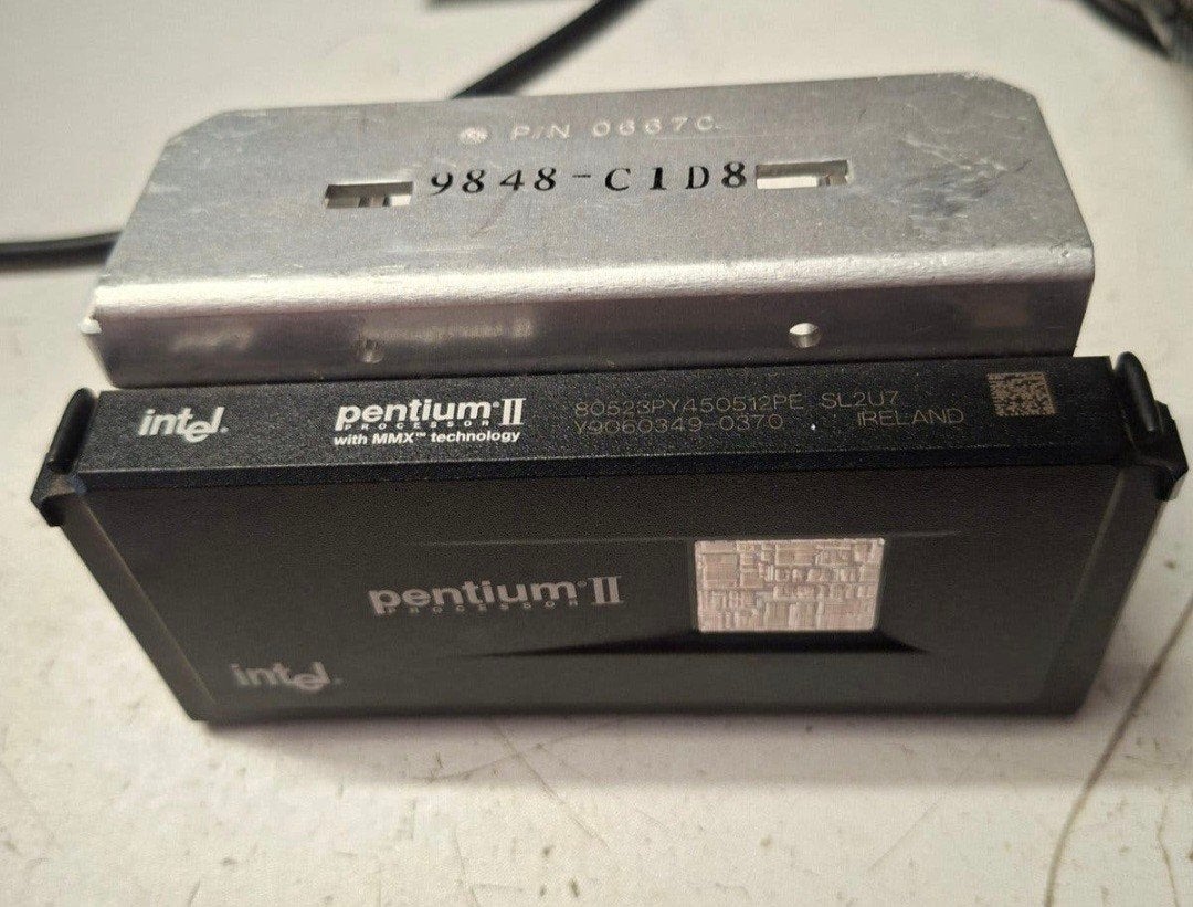 a vendre p2 slots one 450mhz tester fonctionne, Enlèvement ou Envoi