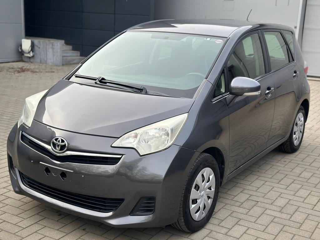 Toyota Verso-S 1.3Essence Euro5 1e Eigenaar met keuring, Auto's, Toyota, Euro 5, Stof, Zwart, Verso-S