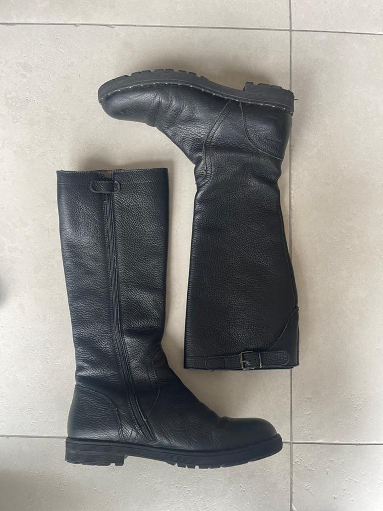 Zwarte botten - Ninette - 38, Kleding | Dames, Hoge laarzen, Zwart, Ophalen of Verzenden, Zo goed als nieuw