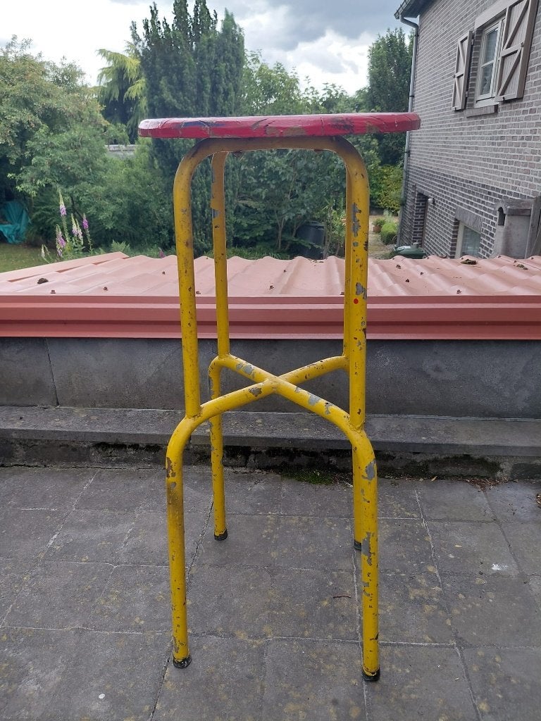 Tabouret industriel en métal+assise en bois -table à plantes, Antiquités & Art, Enlèvement