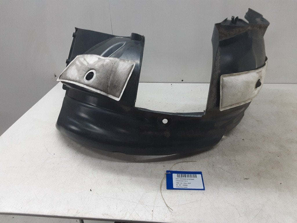 BINNENSPATSCHERM RECHTS VOOR Dacia Dokker (0S) (638402756R), Auto-onderdelen, Carrosserie, Dacia, Gebruikt, Mevr. I. Hauben, Spatbord