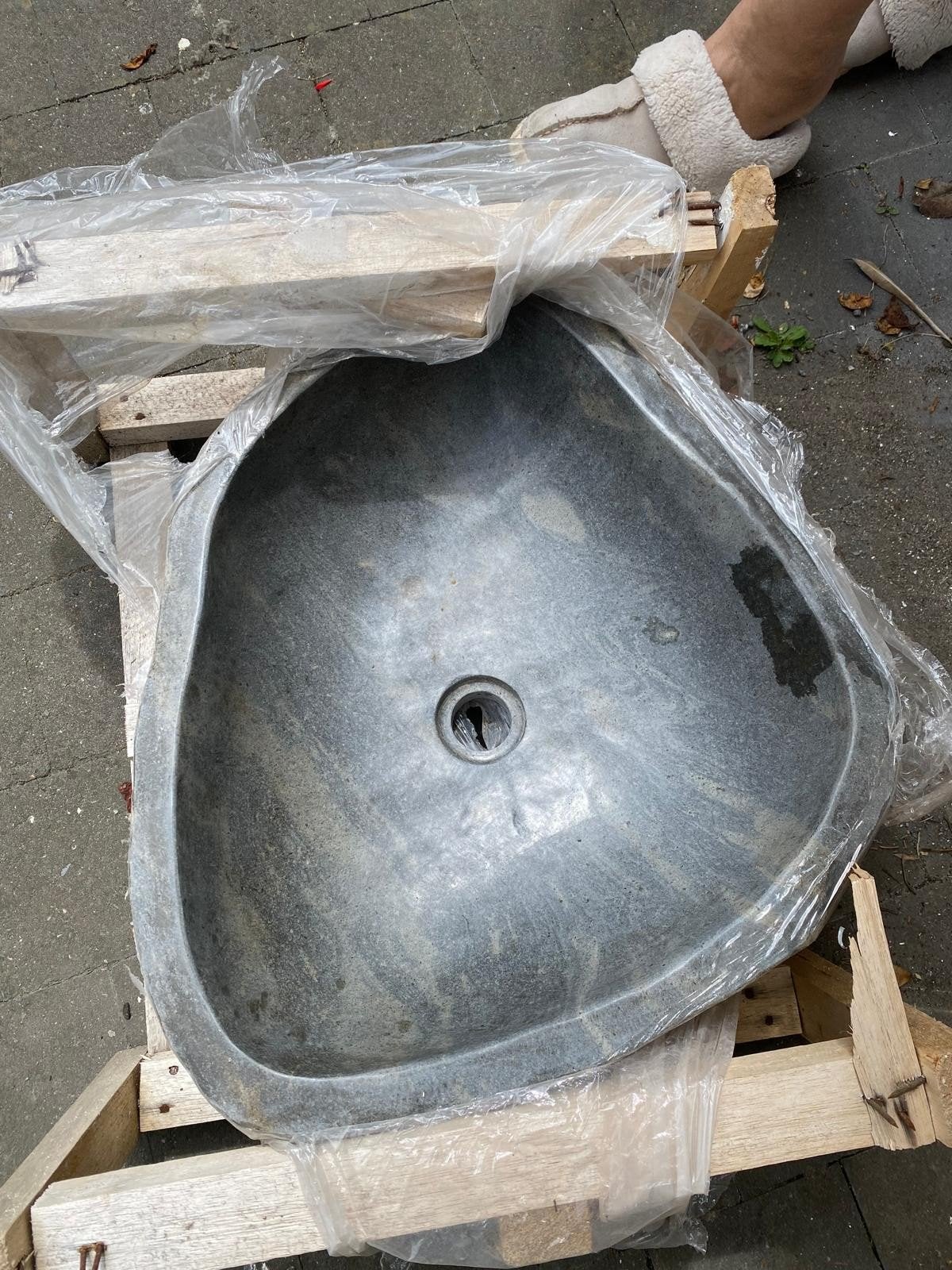 Lavabo met tablet, Ophalen
