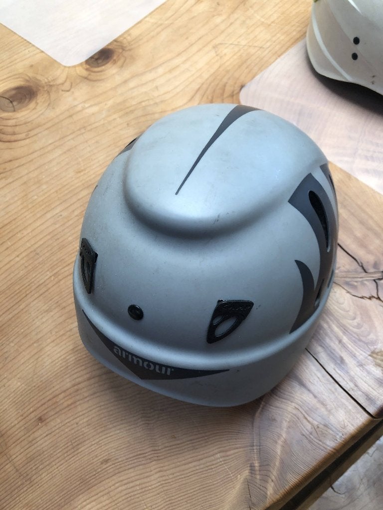 Klimhelm Armour, Sport en Fitness, Klimsport, Ophalen, Gebruikt, Klimsport-accessoire