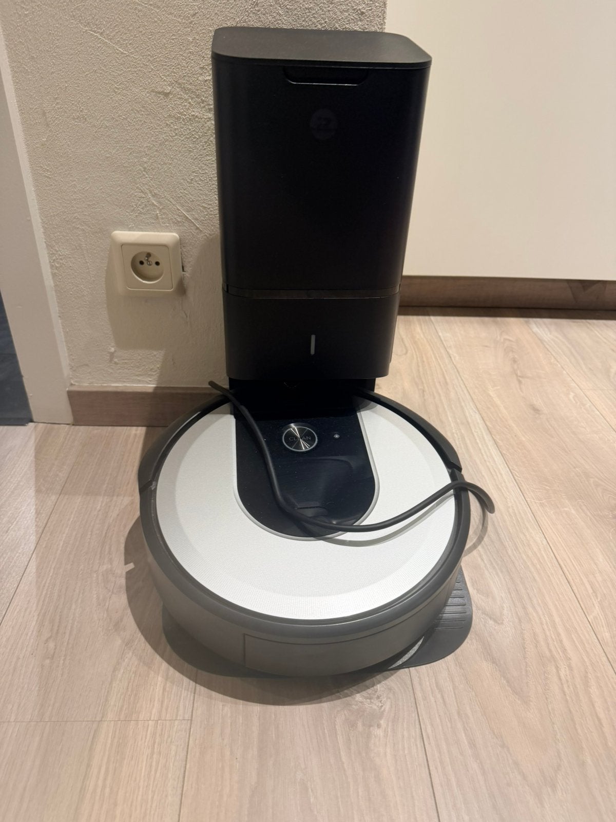 Robotstuifzuiger roomba I7, Elektronische apparatuur, Gebruikt, IRobot, Robotstofzuiger, Geschikt voor tapijt