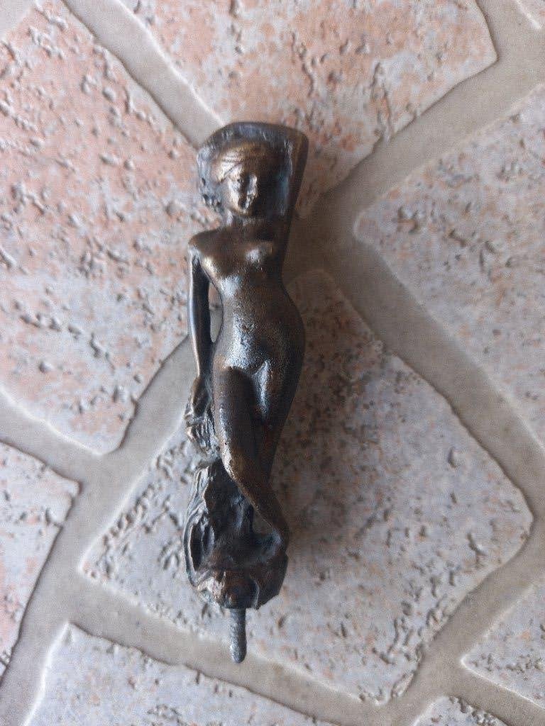 Statuette bronze vers 1900, femme., Envoi, Bronze