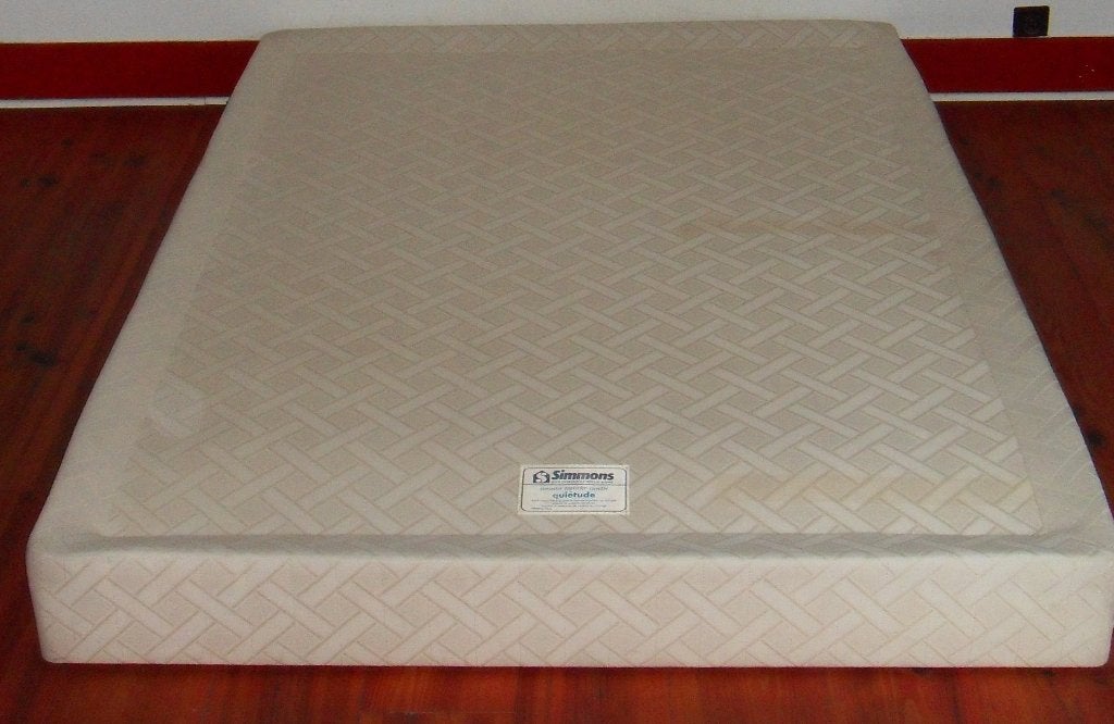 SOMMIER TAPISSIER SIMMONS 140 x 190cm, 140 cm, Enlèvement, Utilisé, Sommier