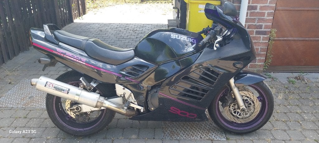 SUZUKI RF900R, Motos, Enlèvement, Utilisé