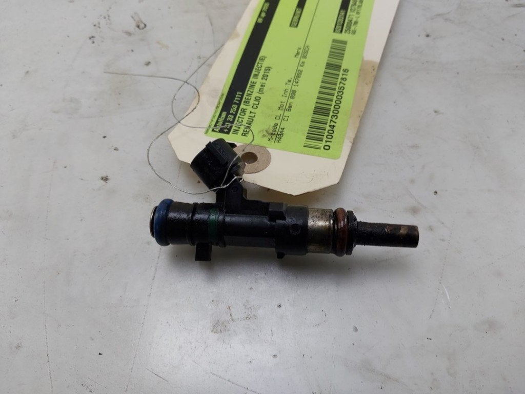 INJECTEUR Renault Clio IV Estate / Grandtour (7R), Robert Bosch AG, Renault, Utilisé, Robert-Bosch-Allee 1
74232  Abstatt, DE