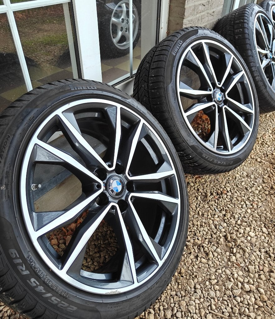19" BMW F48/F39 715M + Winterbanden Pirelli, Auto-onderdelen, Banden en Velgen, Gebruikt, Banden en Velgen, Winterbanden, Personenwagen