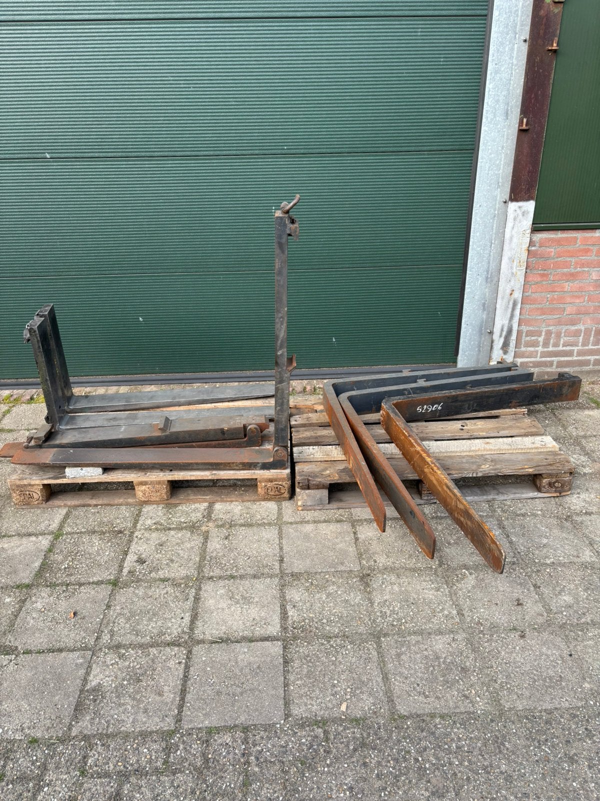 Heftrucklepels / hefvorken / heflepels, Ophalen, Zo goed als nieuw
