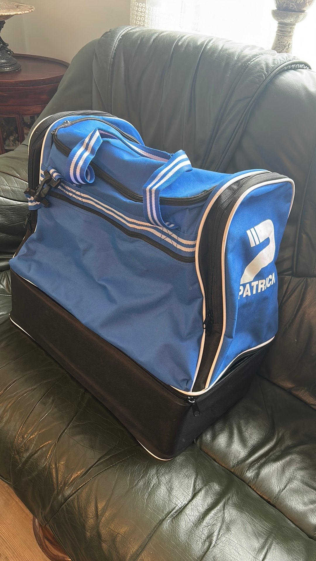 Sporttas nauwelijks gebruikt, Handtassen en Accessoires, Tassen | Sporttassen, Ophalen, Zo goed als nieuw
