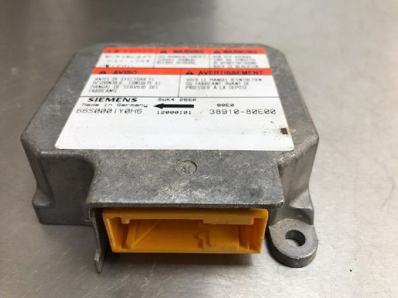 BOITIER AIRBAG Suzuki Swift (SF310 / 413) (01-1989/12-2005), Utilisé, Suzuki