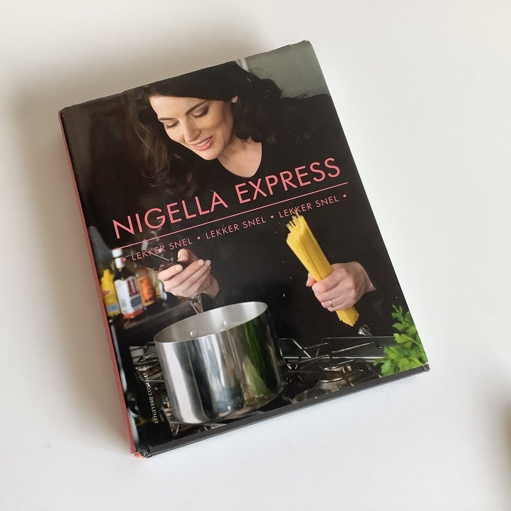 leuk kookboek Nigella Express - lekker snel, Boeken, Kookboeken, Overige typen, Ophalen of Verzenden, Zo goed als nieuw, Nigella lawson