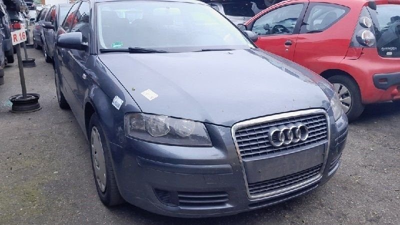 REMKLAUW RECHTS VOOR ABS Audi A3 (8P1) (01-2003/08-2012), Info@audi.de, Audi, Audi AG, Gebruikt