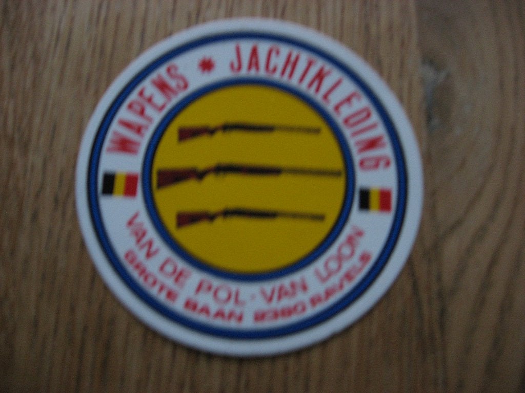Vintage Sticker Wapens Jachtkleding Ravels 7,5 cm, Collections, Enlèvement ou Envoi, Neuf, Autres types