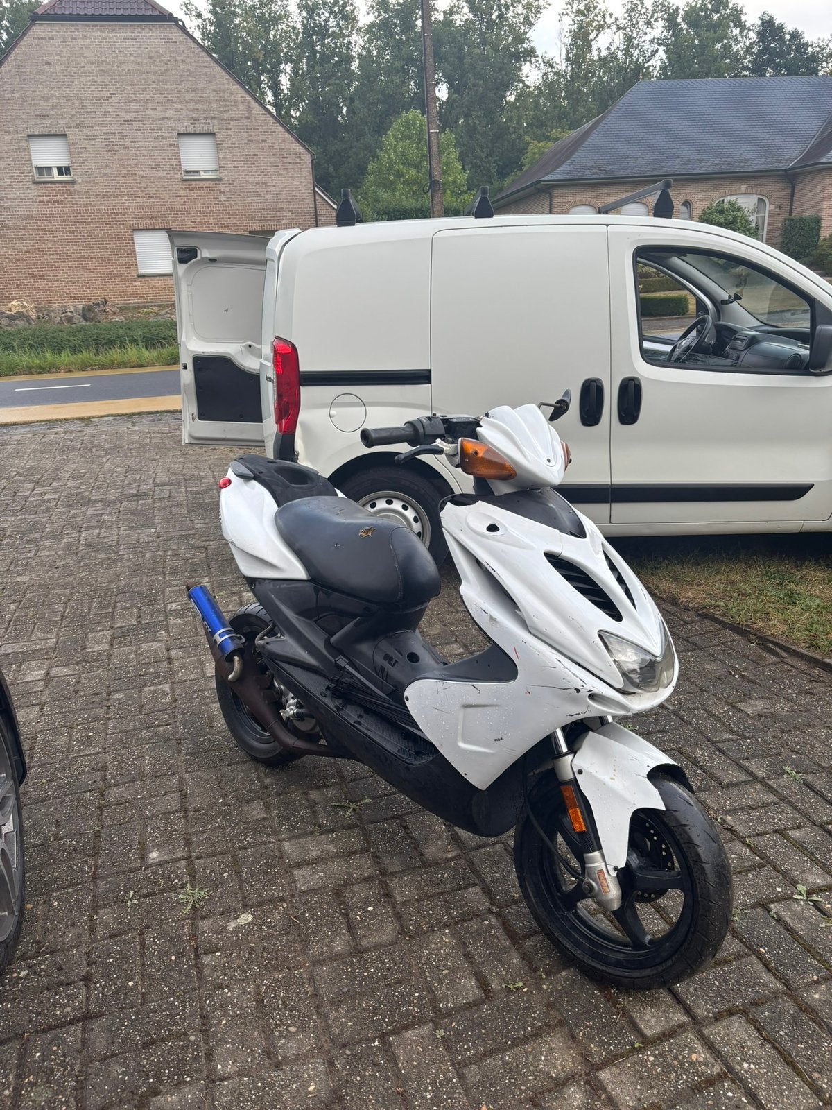 Iemand een aerox/mbk nitro te koop zonder papieren?, Enlèvement, Comme neuf, Aerox