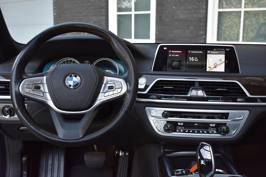 BMW 750 750i xDrive High Executive/Trekhaak/Schuifdak/Leer W, Auto's, BMW, Automaat, Blauw, 7 Reeks, Bedrijf