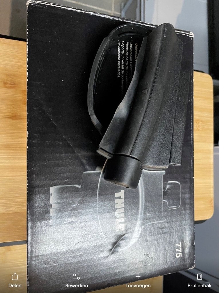 Thule 775, Enlèvement, Neuf