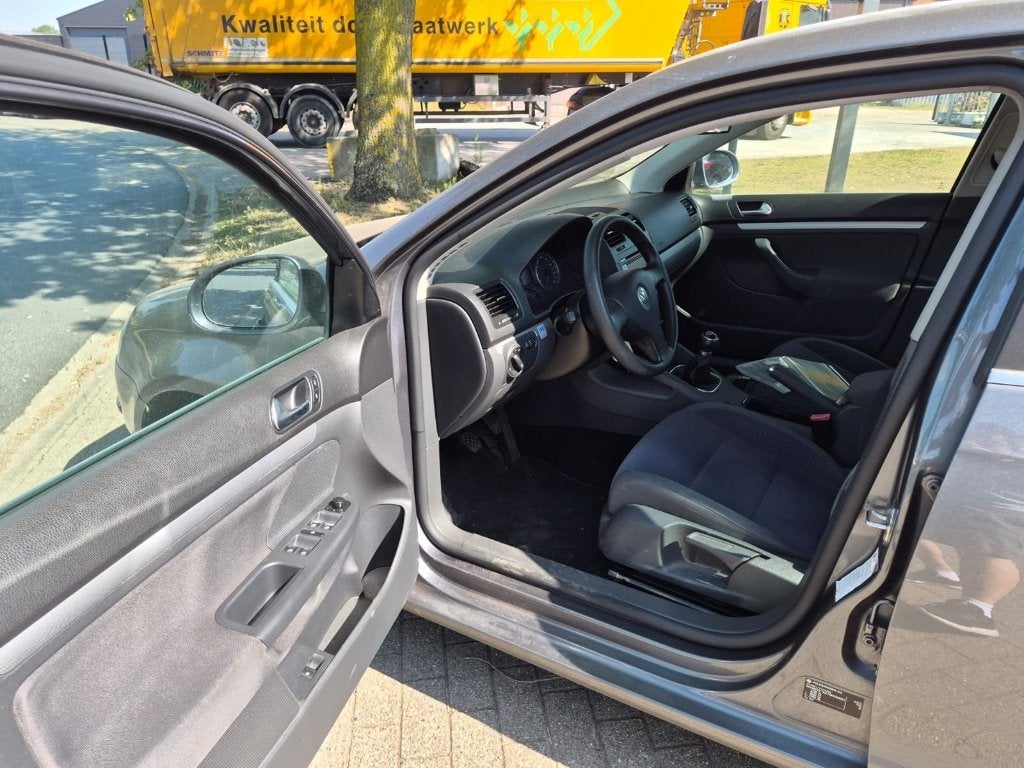 Volkswagen Jetta grijs, Autos, Achat, Boîte manuelle, Autre carrosserie, 5 portes
