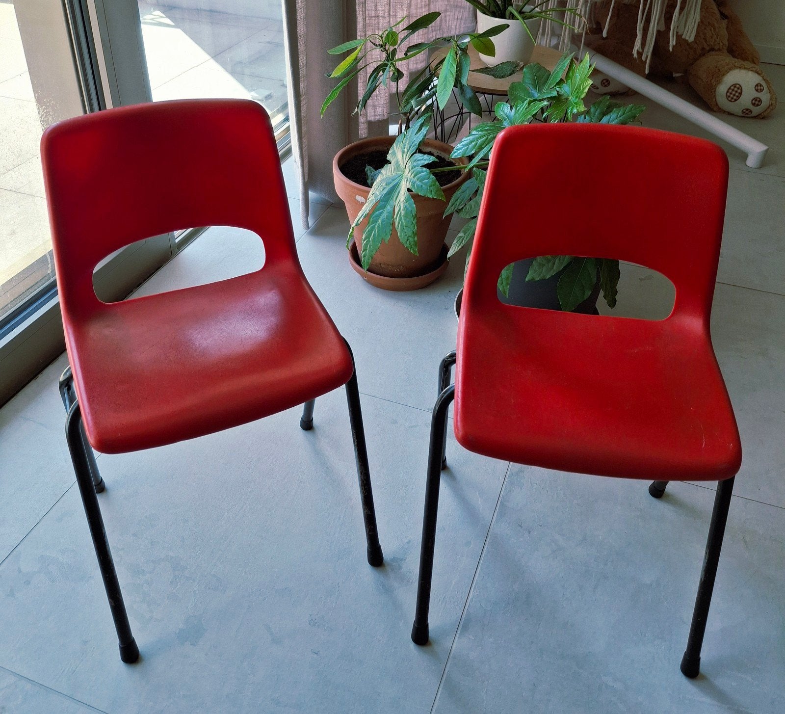 2 kinderstoelen Marko by Jac Vogels vintage retro design, Huis en Inrichting, Stoelen, Twee, Kunststof, Metaal, Rood, Ophalen