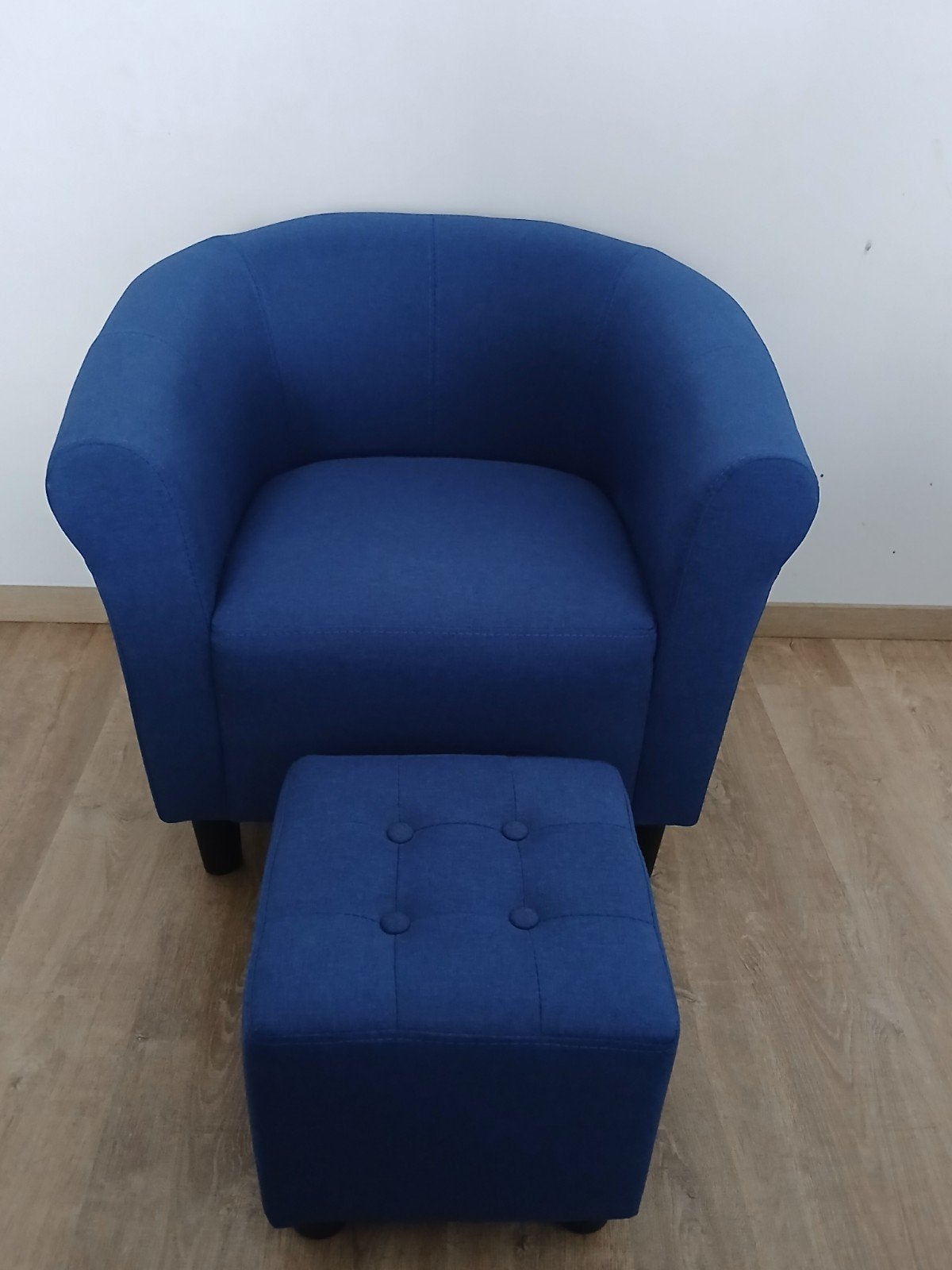 ZEER MOOI NIEUWSTAAT STOFFEN DONKERBLAUWE KUIPZETEL VOETBANK, Ophalen, Nieuw