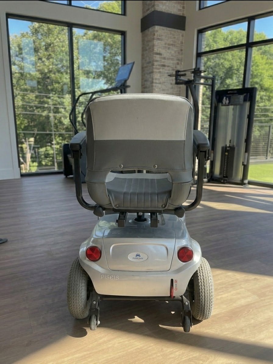 Mobiclinic (Hulpmiddel) U benen op wielen, Ophalen of Verzenden