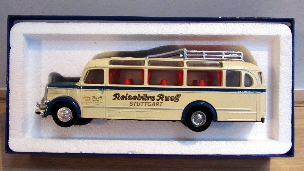 Mercedes-Benz Diesel Omnibus Type 0-3500 Dinky Collection, Hobby en Vrije tijd, Modelauto's | 1:50, Ophalen of Verzenden, Zo goed als nieuw