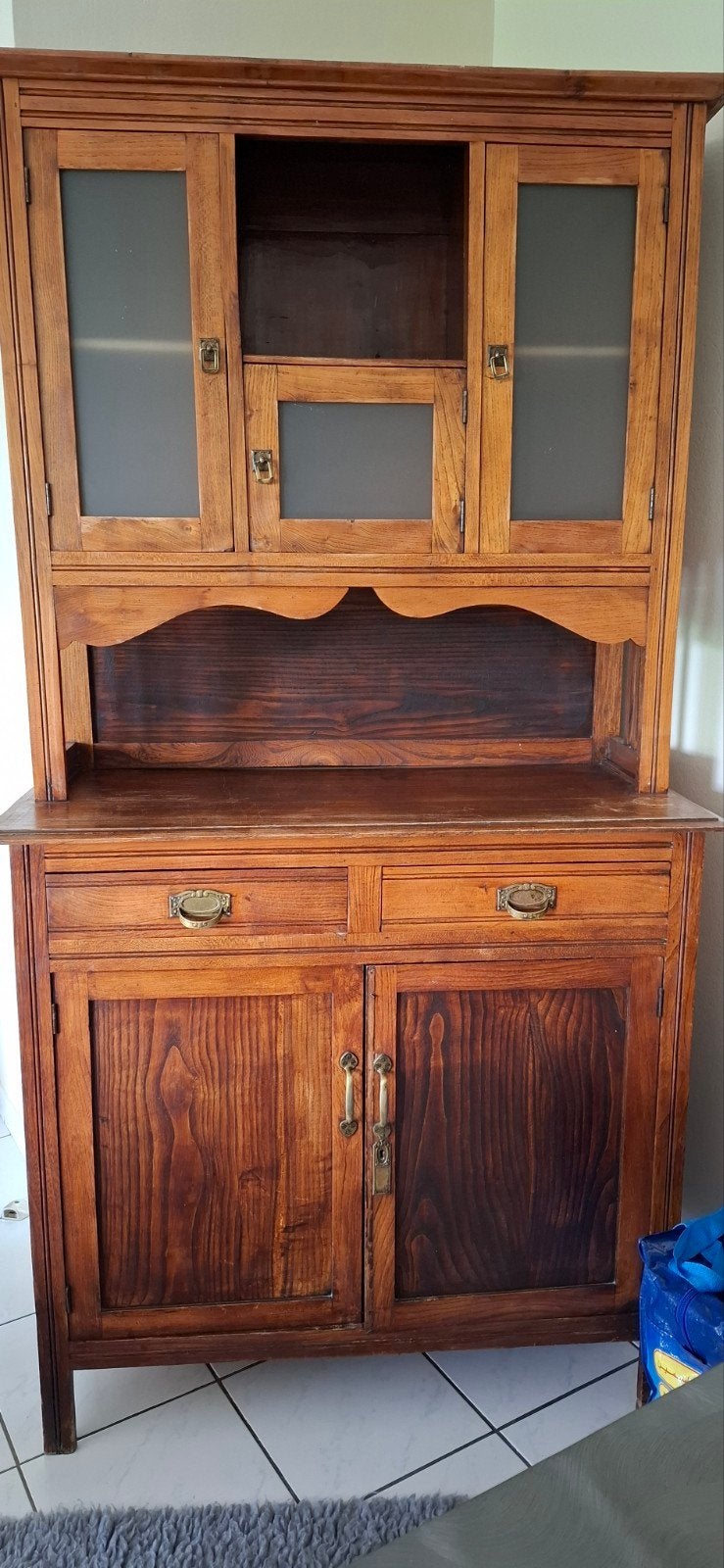 Te koop mooie stevige houten buffetkast voor 250  eur, Ophalen, Glas