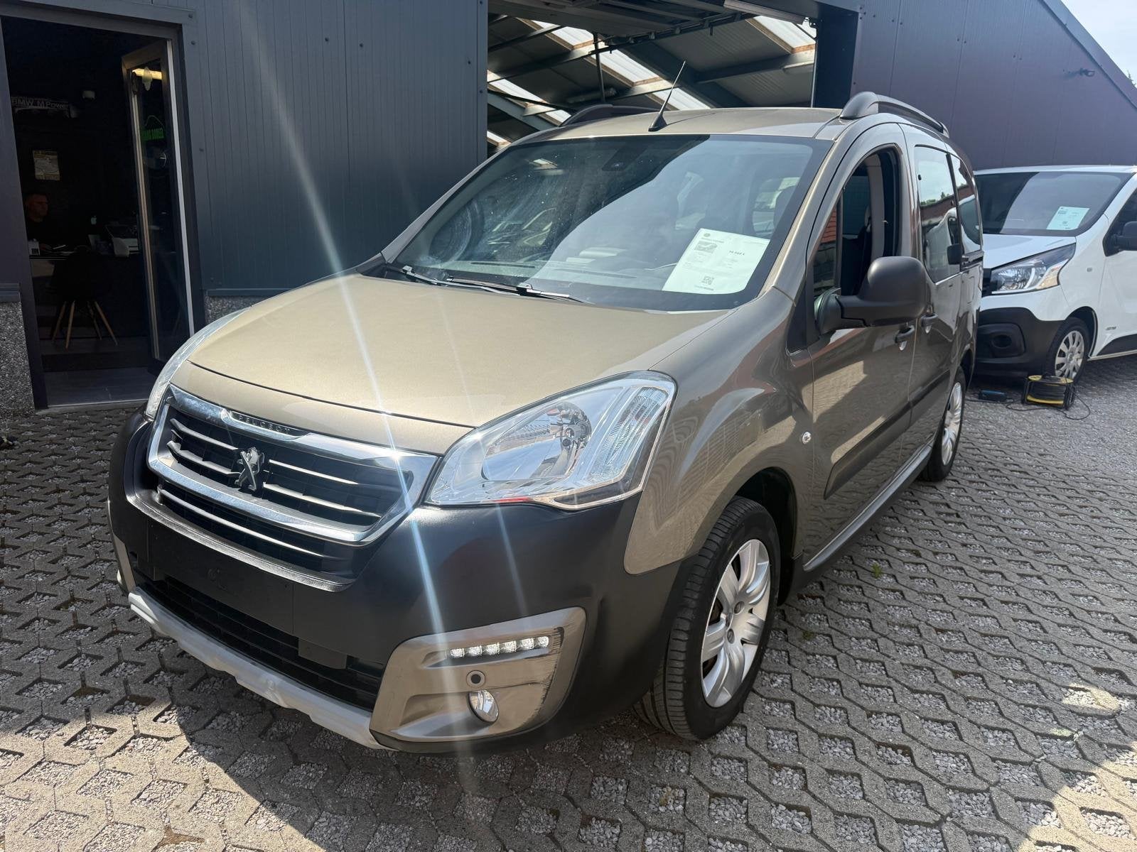 Peugeot Partner Benzine - XTR uitvoering, Auto's, Voorwielaandrijving, Gebruikt, Euro 6, Bedrijf