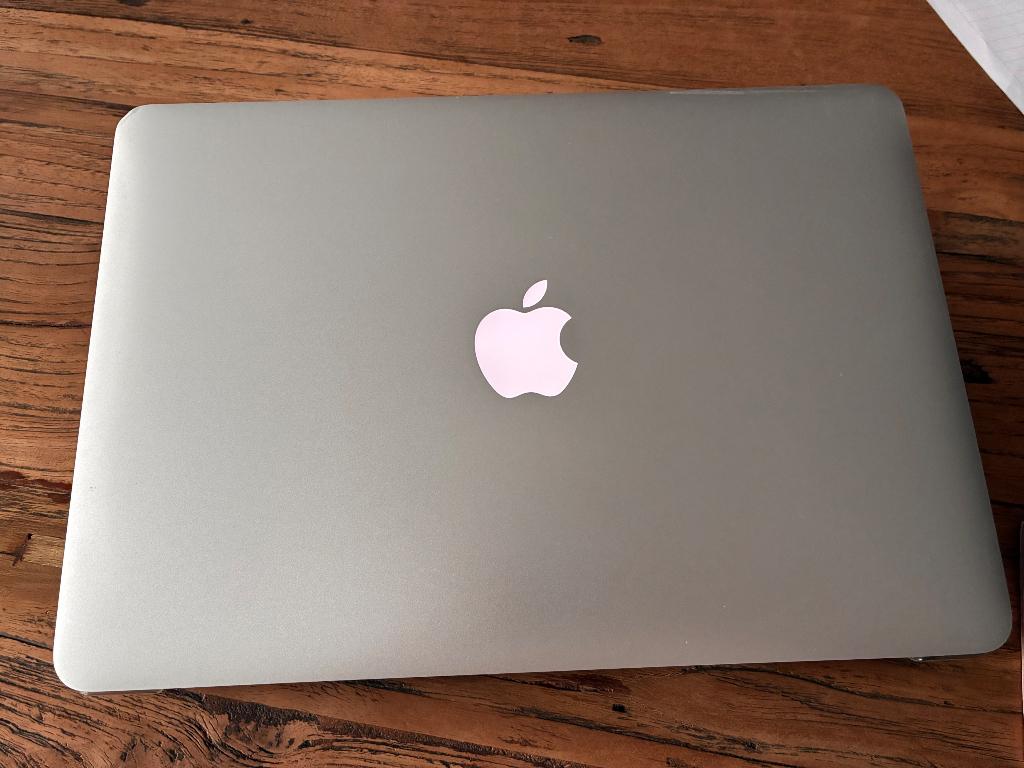 Macbook 15, Gebruikt, 8 GB, 13 inch, Minder dan 2 Ghz