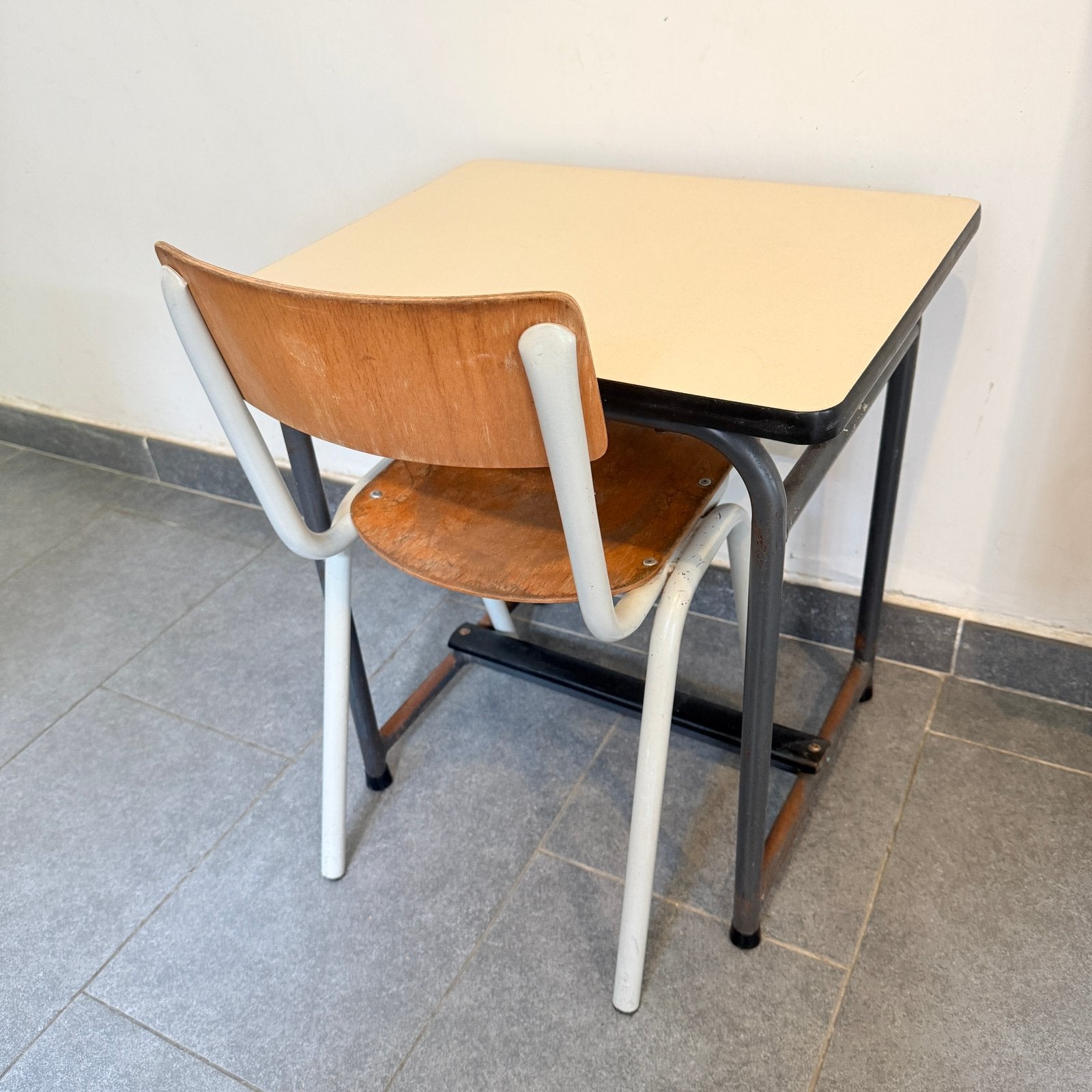 Retro tafeltje en stoel kind, Enlèvement, Utilisé