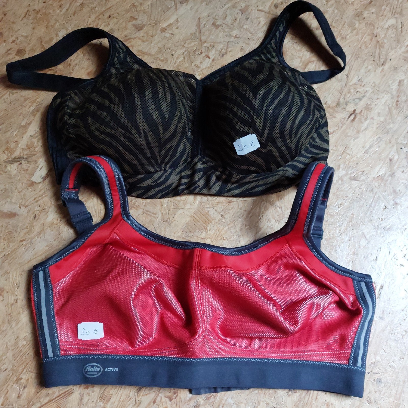 2 nieuwe sportbeha's 80E anita, Kleding | Dames, Sportkleding, Ophalen
