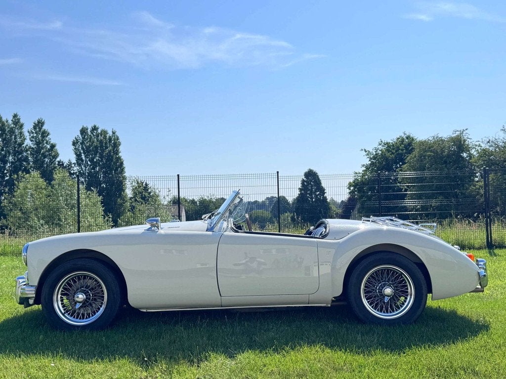 MG MGA 1.6 MK2 1962 * Boite 5 vitesses * double ventilateur, Cuir, Entreprise, Noir, 2 portes