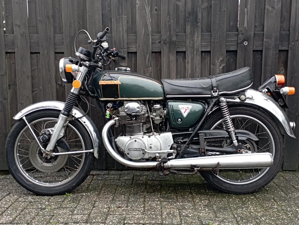 VOITURE CLASSIQUE HONDA CB 250, Motos, Occasion, 2 cylindres, Sport, 250 cm³