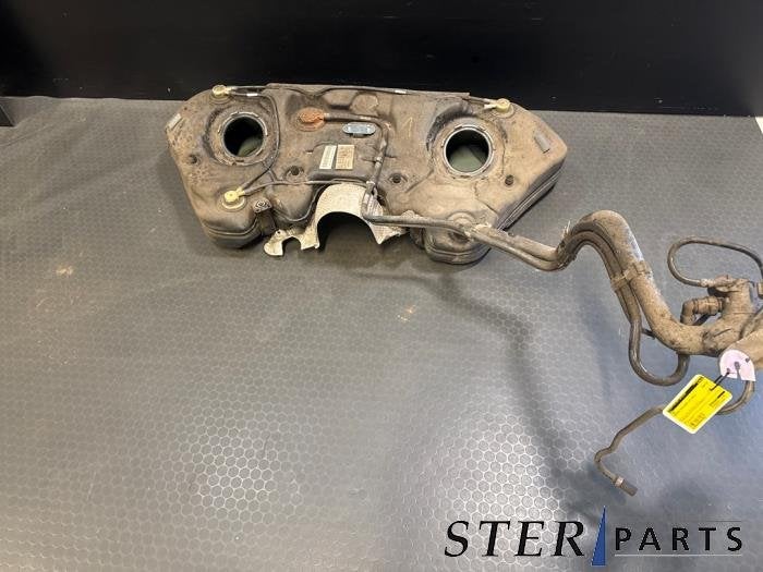 Tank van een Mercedes CLS-Klasse, Gebruikt, -, Ophalen of Verzenden, -