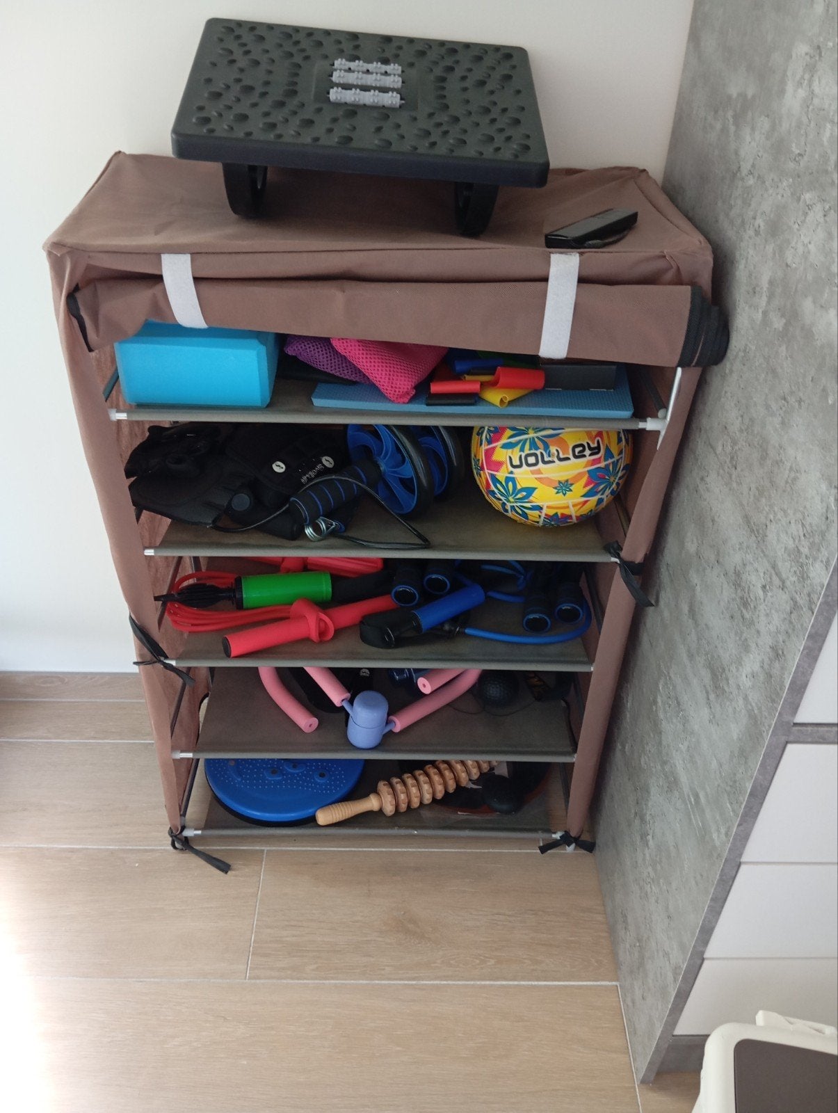 armoire avec équipement de fitness et de yoga, Enlèvement