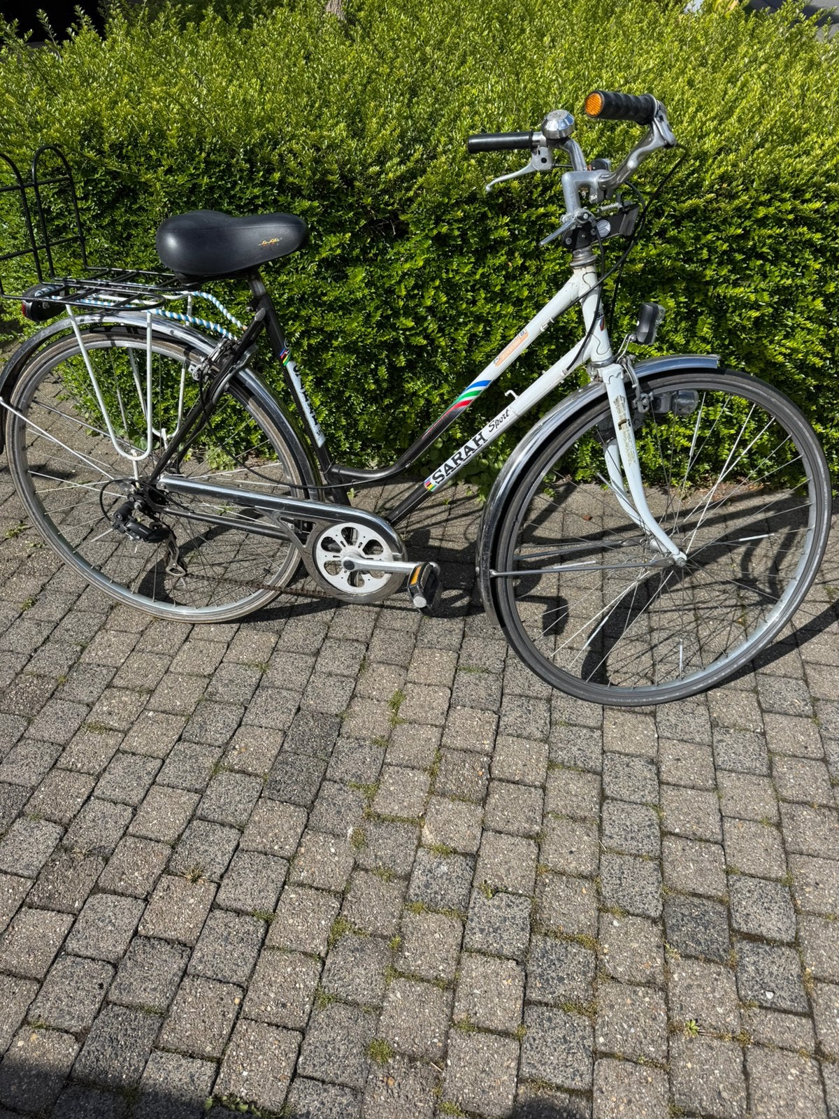 Studentenfiets rijklaar, Ophalen, Zo goed als nieuw