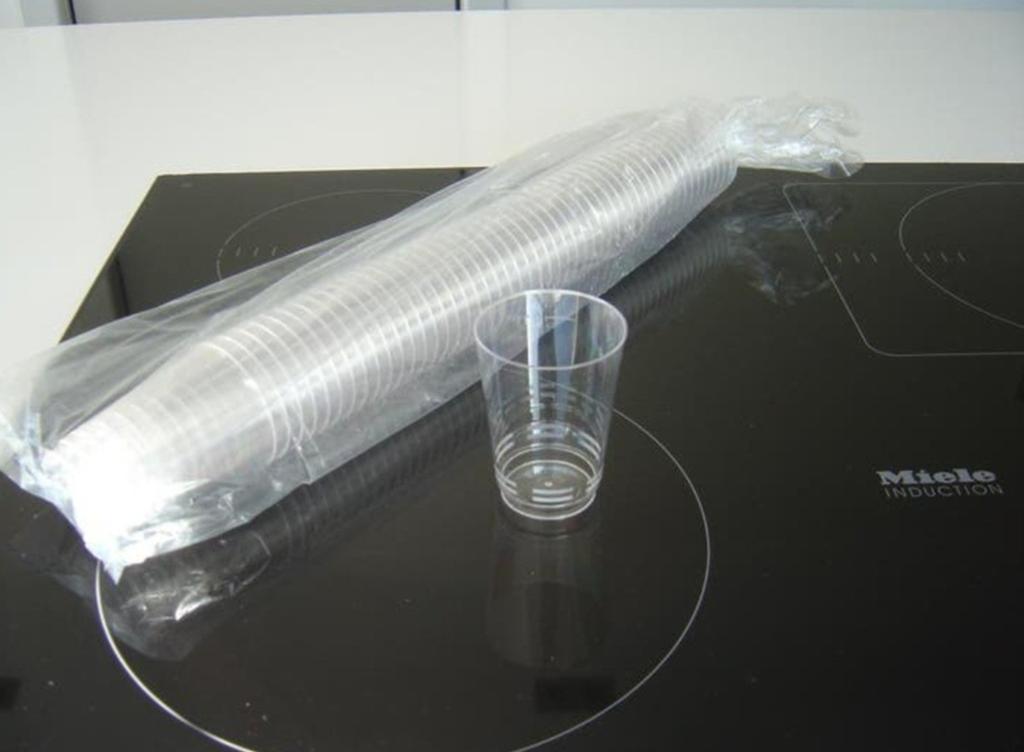 zak plastic bekertjes 50 stukken (nieuw)
hoogte : 7,5 cm, Ophalen of Verzenden, Nieuw, Overige materialen, Glas of Glazen