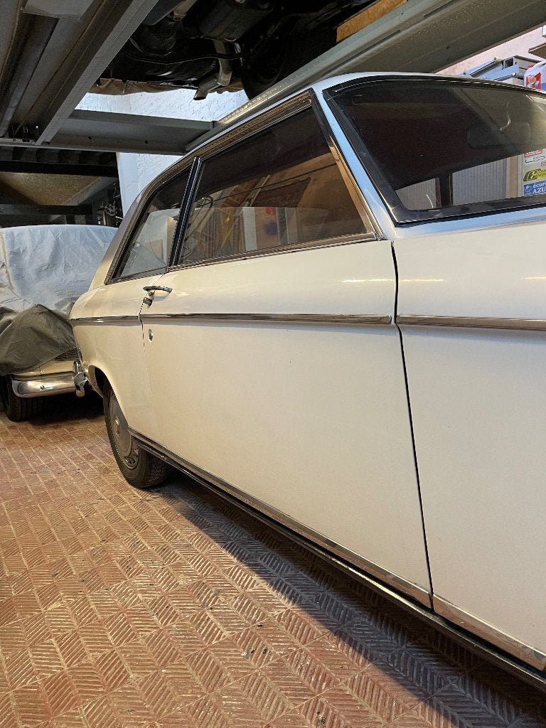 Peugeot 204 Coupé 1967, foto 4